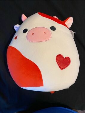 NWT Squishmallows red and white Idris the Cow Plush with Red Heart Accents
